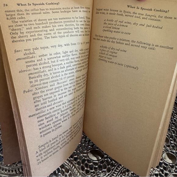 Vintage 60's THE SPANISH COOKBOOK By Barbara Norman - Paperback Cookbook 1966 - Picture 7 of 8